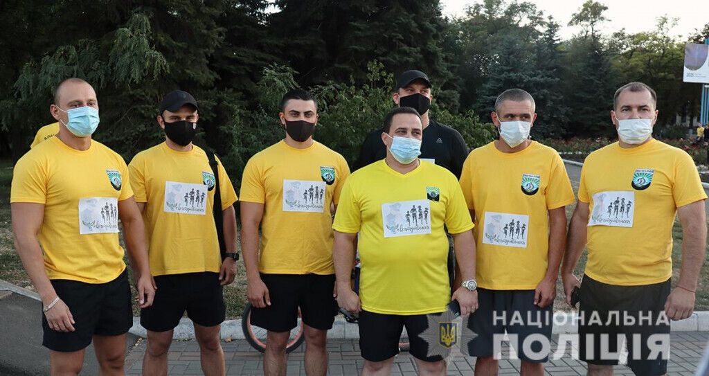 Поліцейські Донеччини підтримали маленького Єлисея забігом «За життя»
