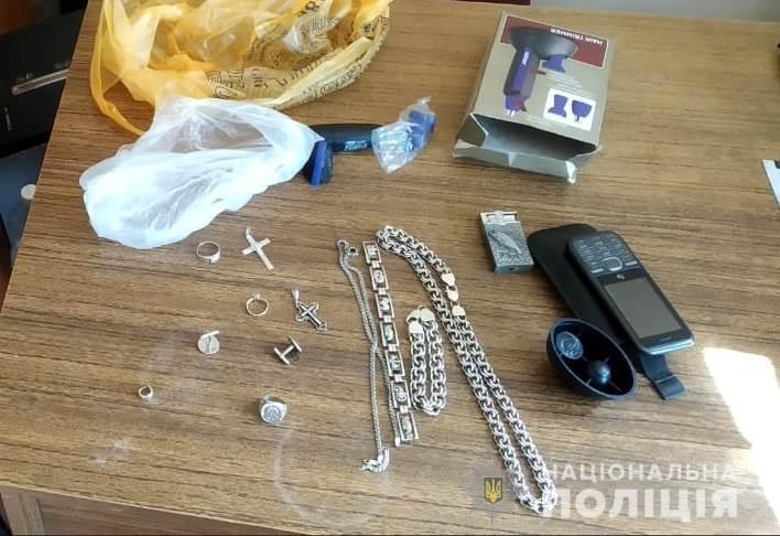 Поліцейські викрили зловмисників, які обікрали два будинки в Тарутинському та Кілійському районах
