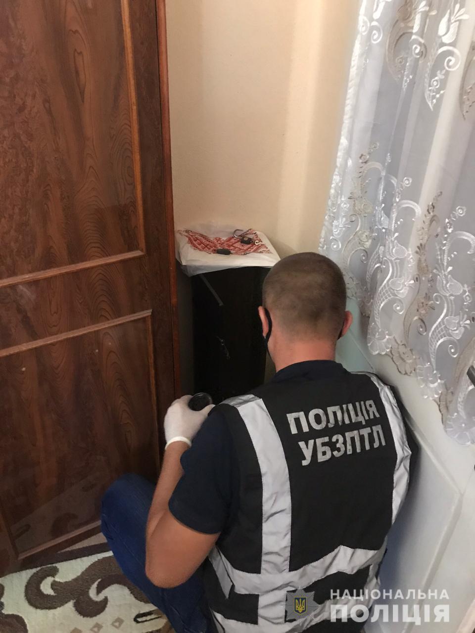 Нацполіція викрила злочинну групу у незаконному переправленні іноземців до країн ЄС
