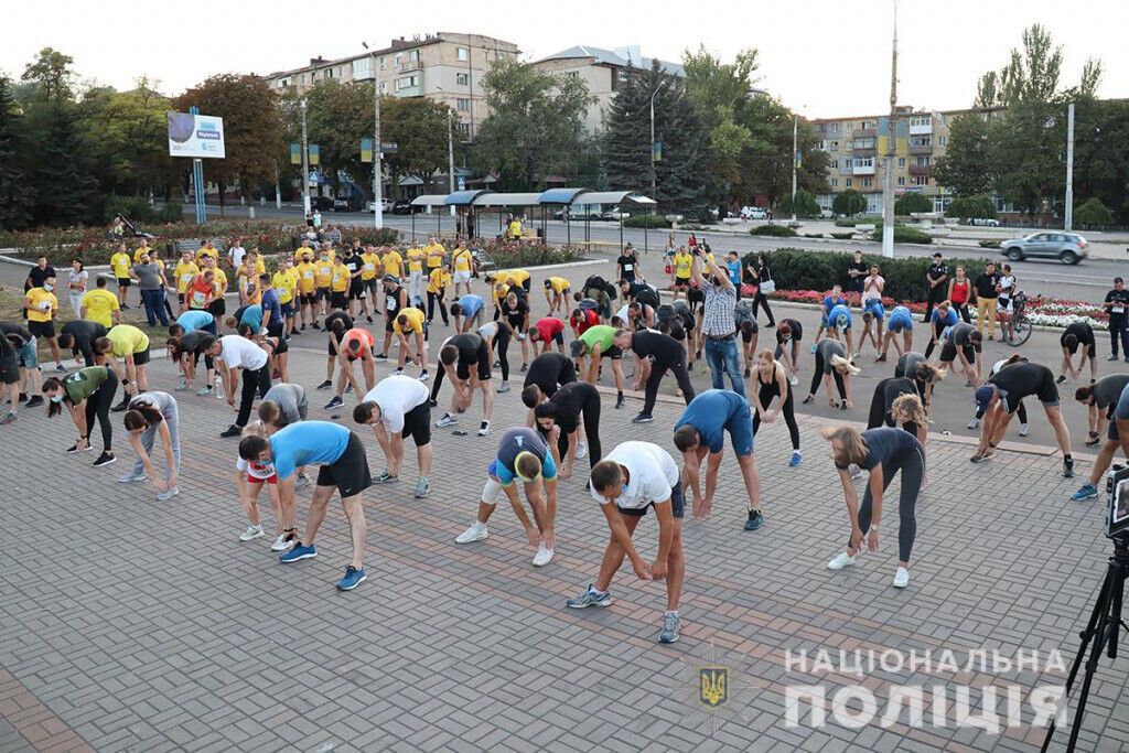 Поліцейські Донеччини підтримали маленького Єлисея забігом «За життя»