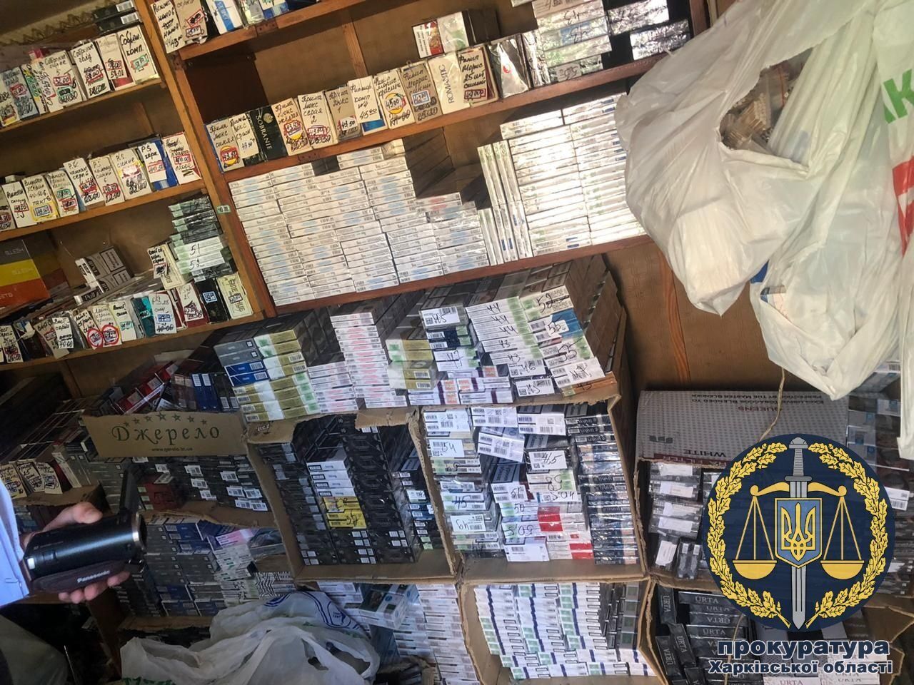 Вилучено близько 50 тис пачок цигарок: на Харківщині викрито збут незаконно виготовлених тютюнових виробів (ФОТО)