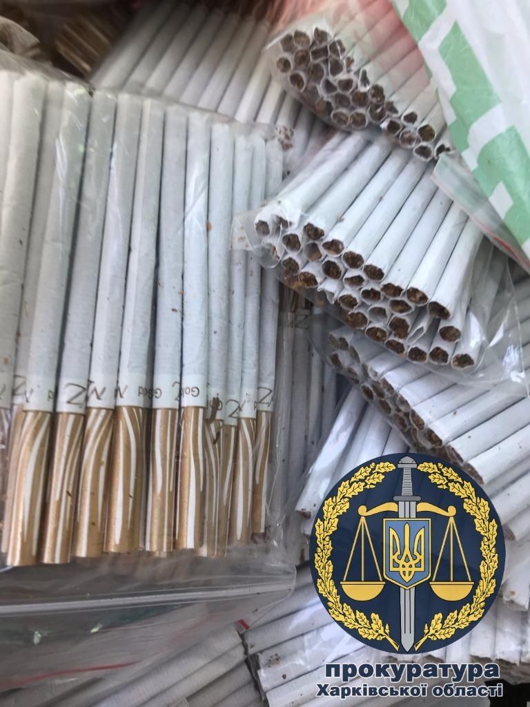 Вилучено близько 50 тис. пачок цигарок: на Харківщині викрито збут незаконно виготовлених тютюнових виробів (ФОТО)