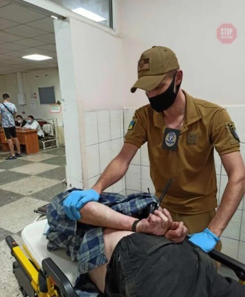 У Києві п'яний пацієнт кидався на медиків