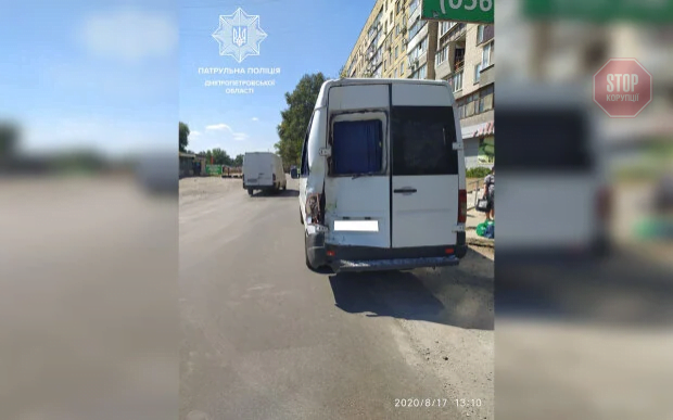 У Дніпрі пасажирський автобус протаранив маршрутку (фото, відео)
