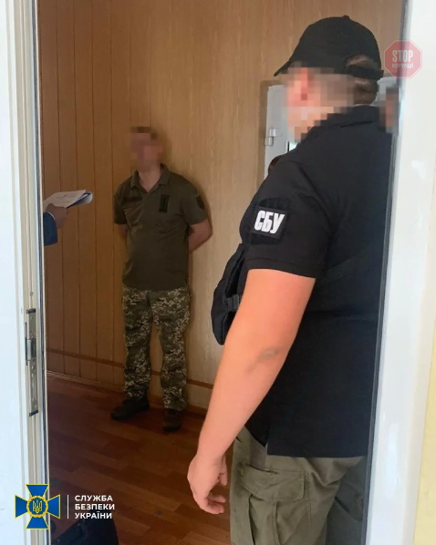 Силовики викрили чиновників ЗСУ на корупційній схемі з закупівлею масок для армії (фото)