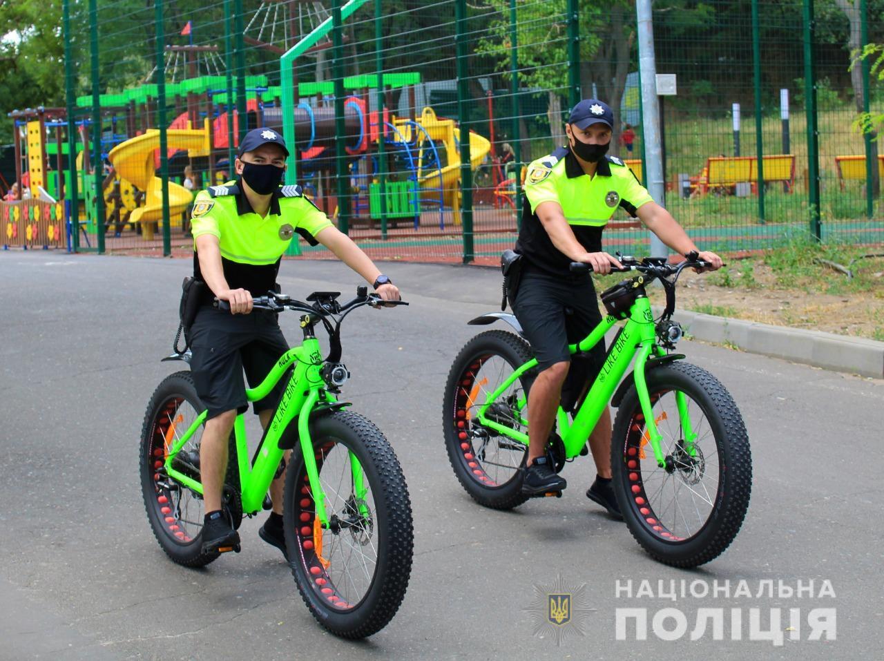 Літній сезон у розпалі. Поліцейські продовжують дбати про безпеку відпочиваючих на курортах Одещини