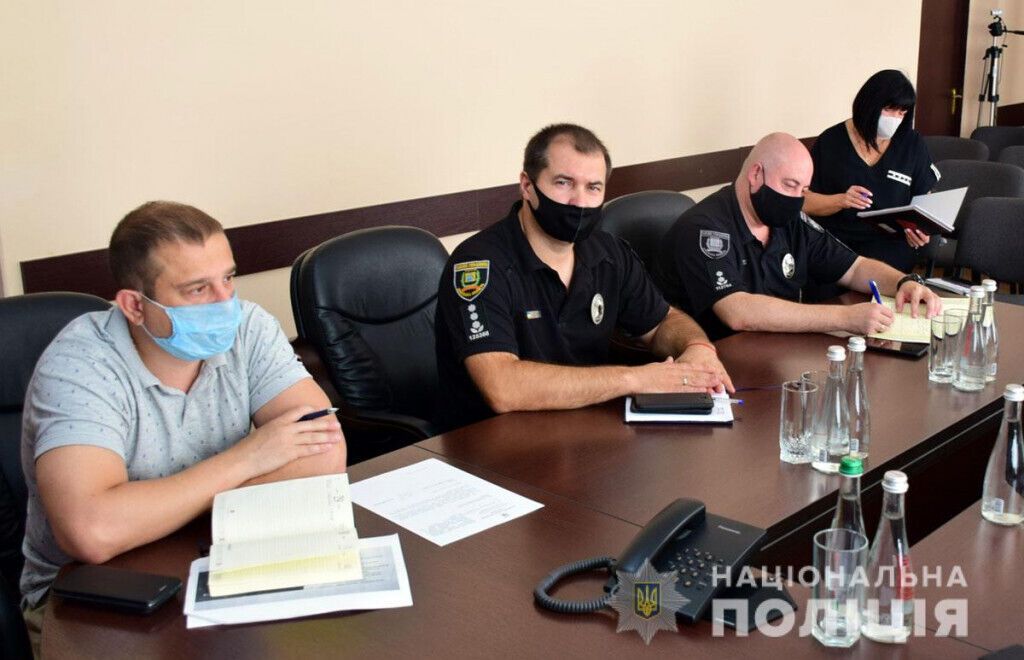 Поліцейські Донеччини обговорили вдосконалення системи контролю за дотриманням прав людини в поліцейській діяльності