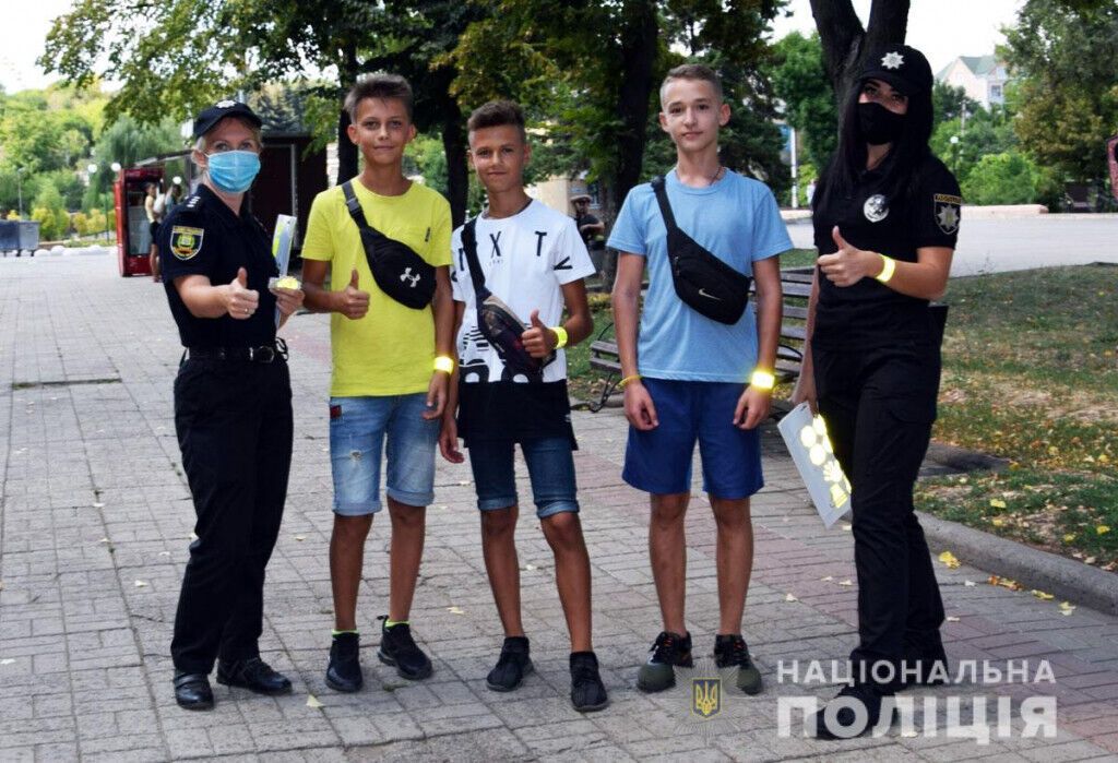 Поліція Донеччини розпочала профілактичну акцію «Будь видимим на дорозі»