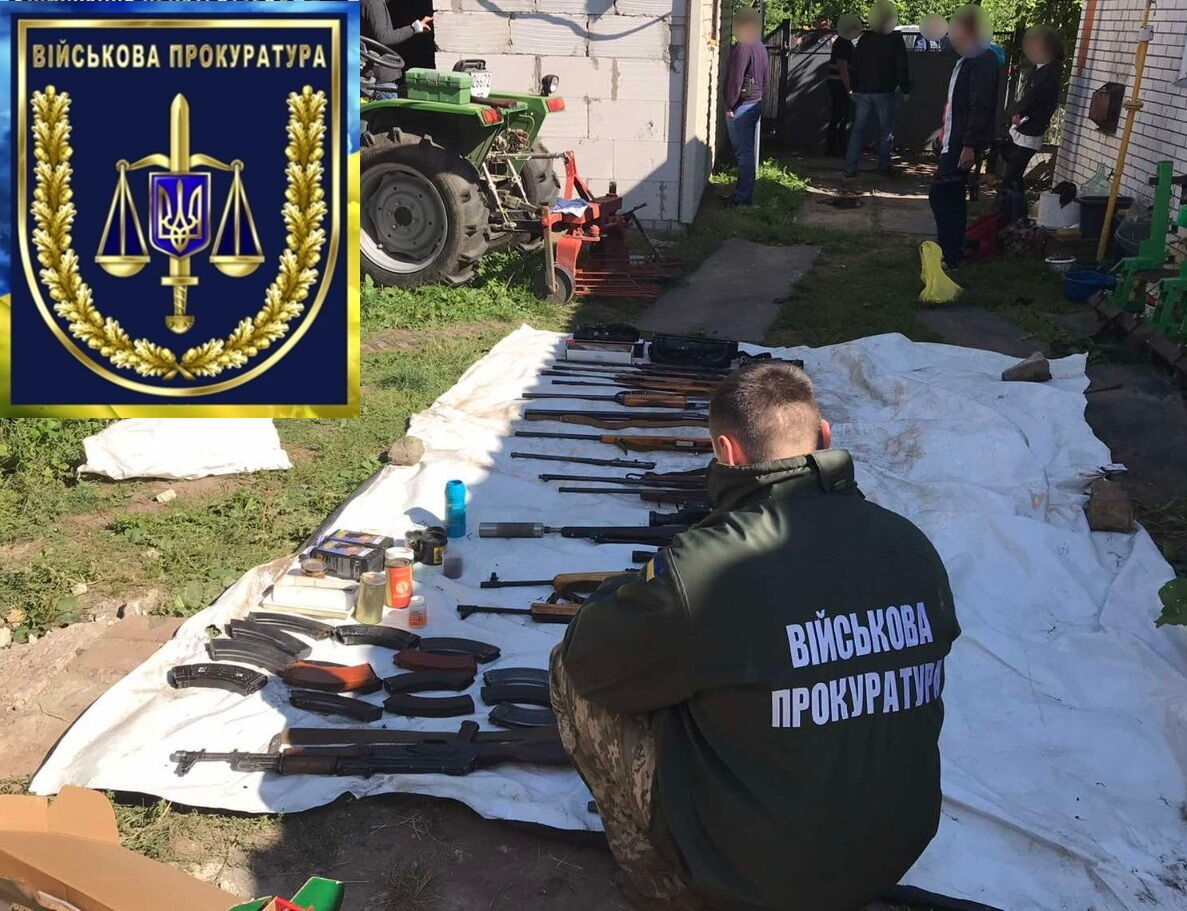 Колишнього працівника військової частини затримано на Чернігівщині з арсеналом зброї (ФОТО)