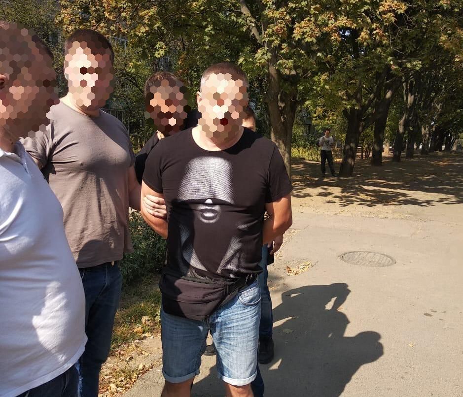 Розбій та угон автівки в центрі Харкова: підозрюваного взято під варту (ФОТО)