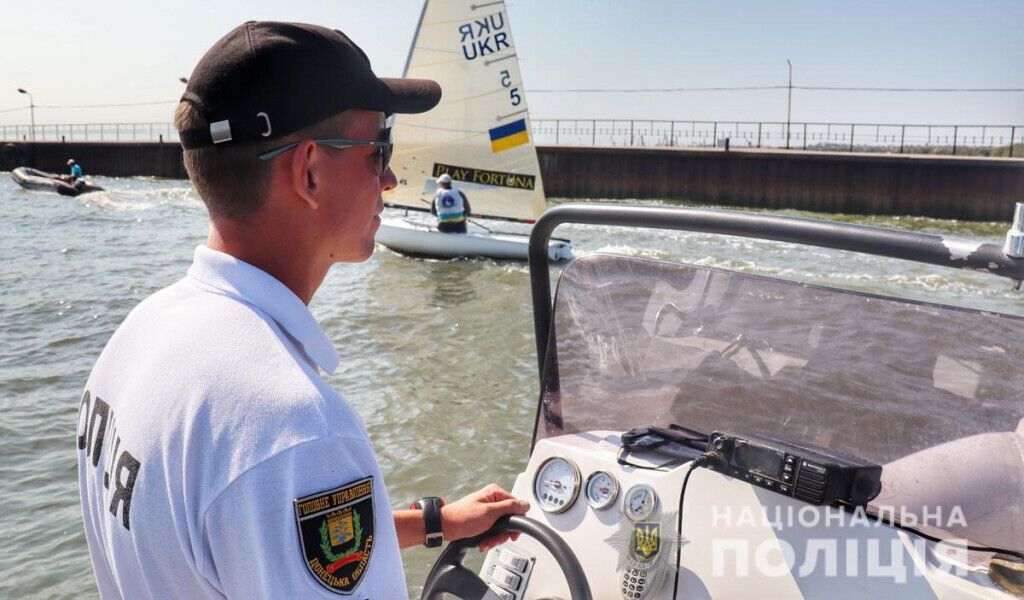 Поліція на воді забезпечує безпеку під час чемпіонату України з вітрильного спорту