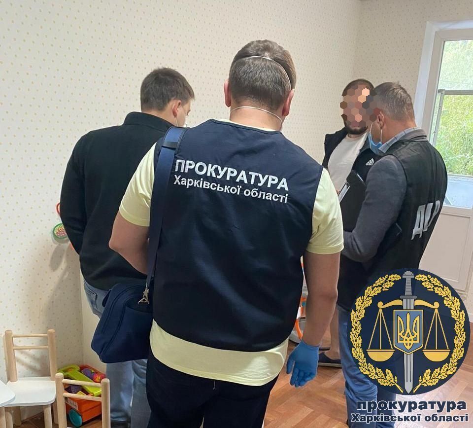 Вимагання та одержання 51 тис. неправомірної вигоди: поліцейському повідомлено про підозру (ФОТО)