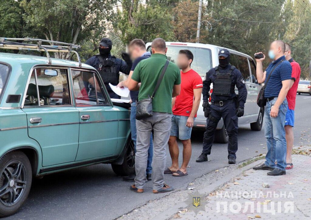 В Маріуполі обласні поліцейські перекрили канал збуту марихуани (ВІДЕО)