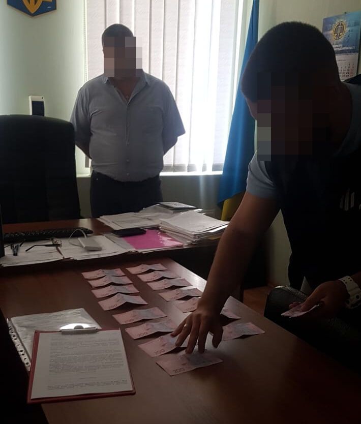 Хабар за укладення угоди про визнання винуватості – на Кіровоградщині затримано прокурора