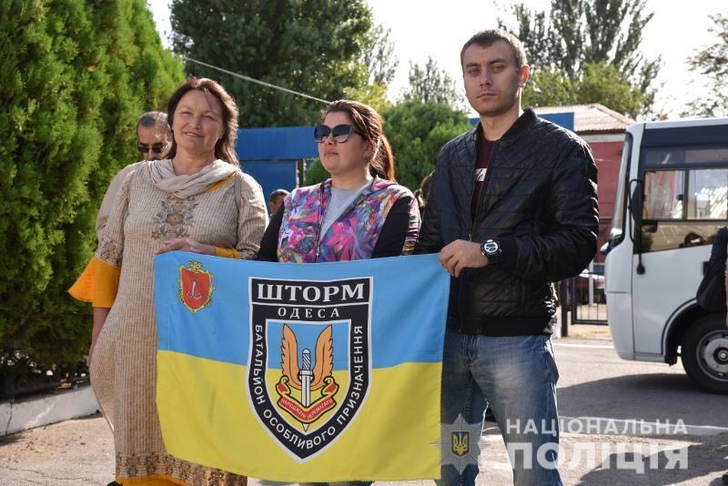 Зведений загін одеської поліції вирушив у зону проведення Операції об’єднаних сил