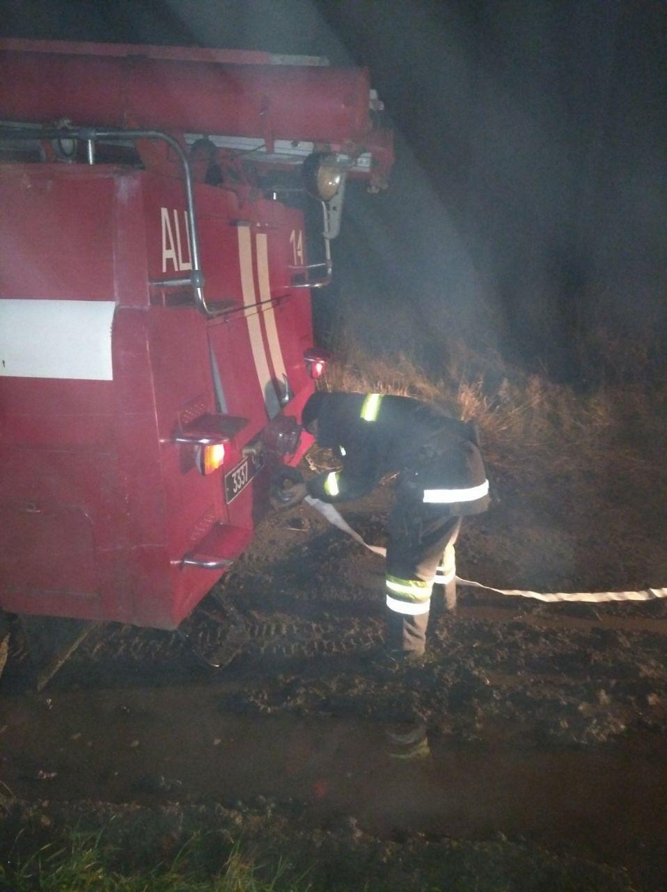 Кіровоградська область: рятувальники надали допомогу водіям двох автомобілів у складних ситуаціях на дорогах