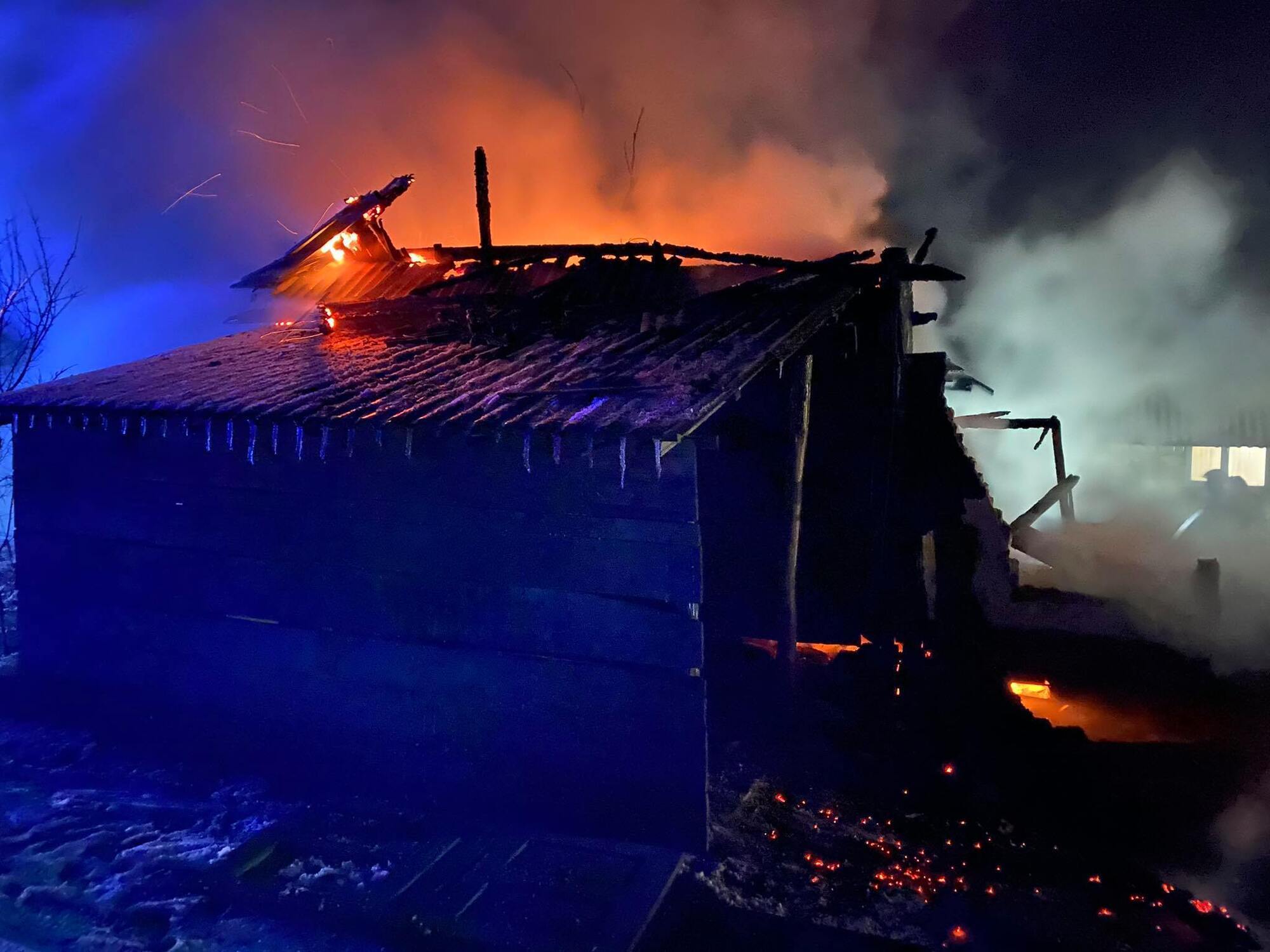 Львівська область: внаслідок пожежі вогнем знищено житловий будинок