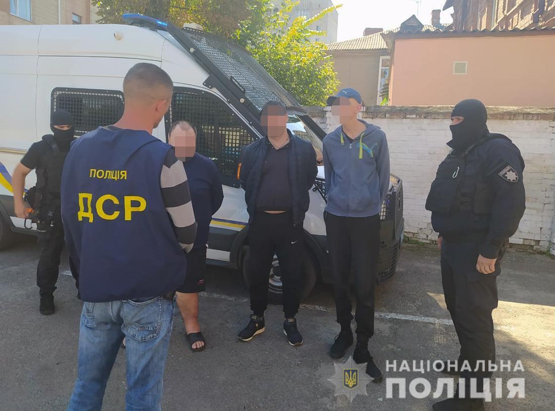 Детективи поліції Житомирщини завершили розслідування злочинів групи відеоблогерів