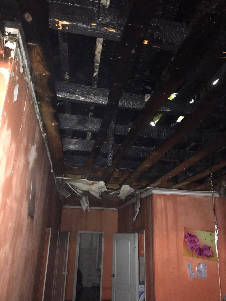 Пожежа у будинку для літніх людей: затримано трьох осіб (ФОТО)