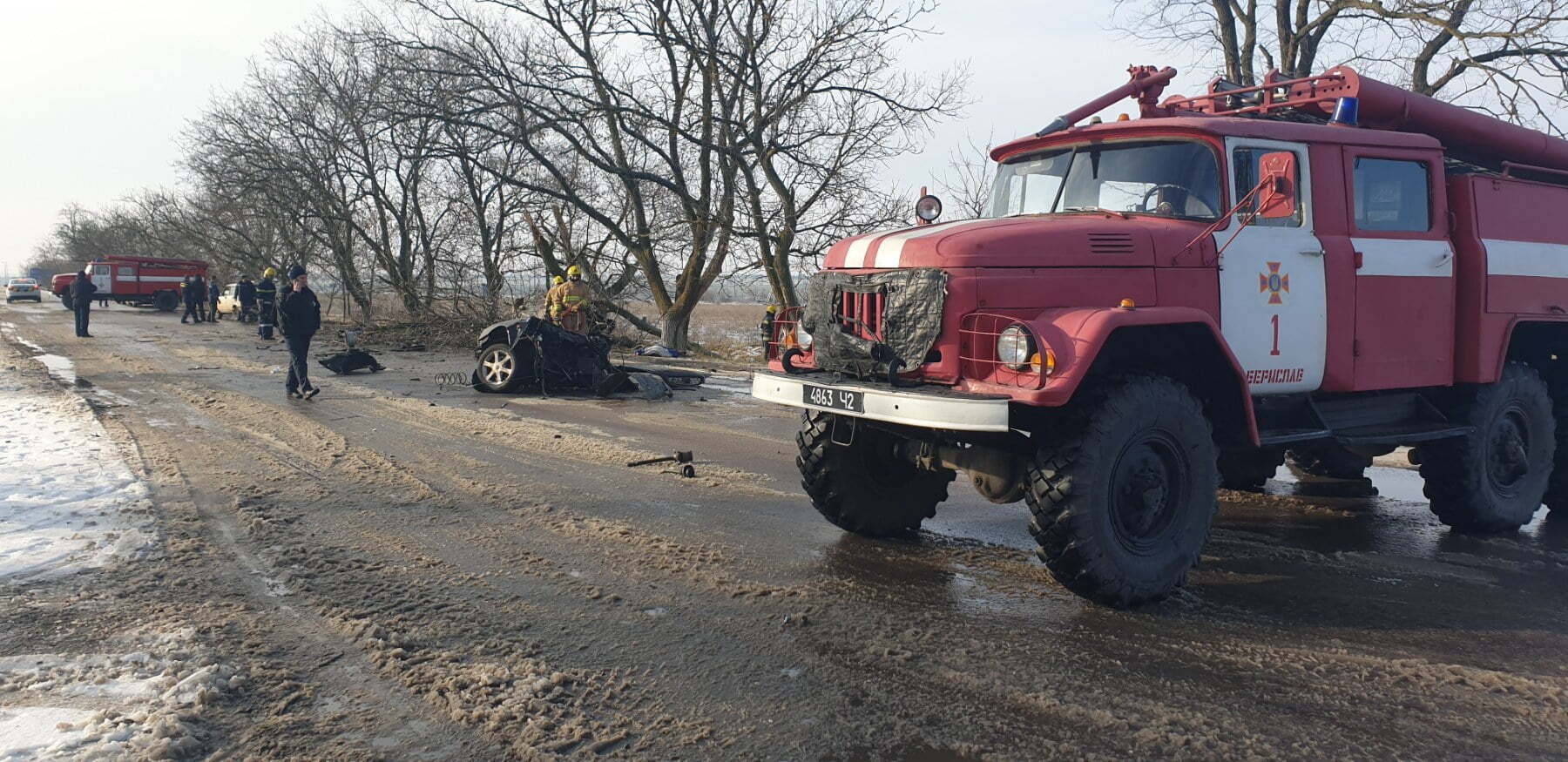 Херсонська область: рятувальники ліквідовували наслідки ДТП, в якій загинуло 2 людей