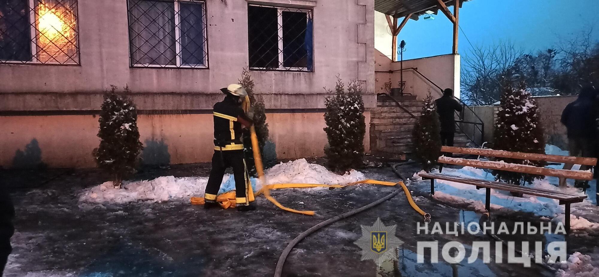 Поліція Харкова розслідує обставини масштабної пожежі, яка сталася у будинку для літніх людей
