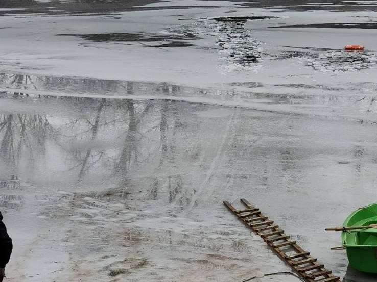 Львівська область: на озері загинуло двоє чоловіків що провалилися під лід