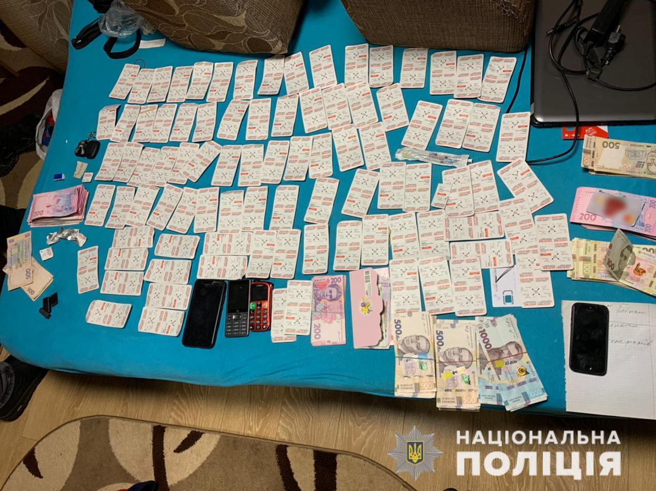 За клопотанням слідчих буковинської поліції суд узяв під варту затриманих наркоділків