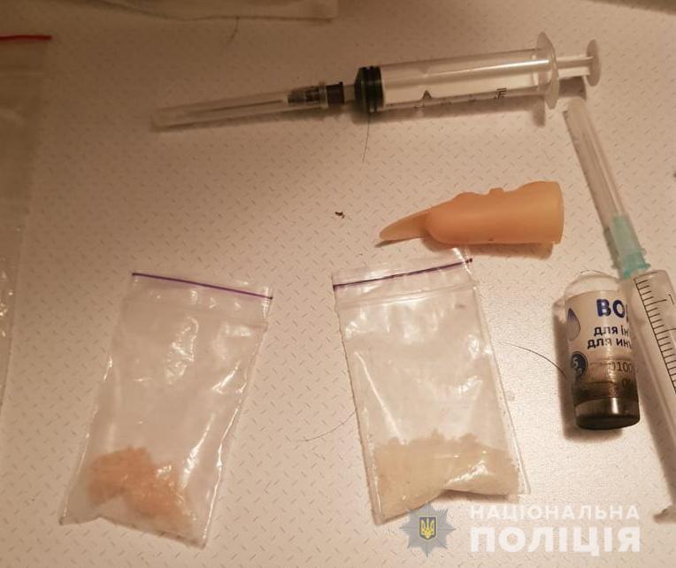 На Кіровоградщині правоохоронці припинили незаконну діяльність групи наркозбувачів