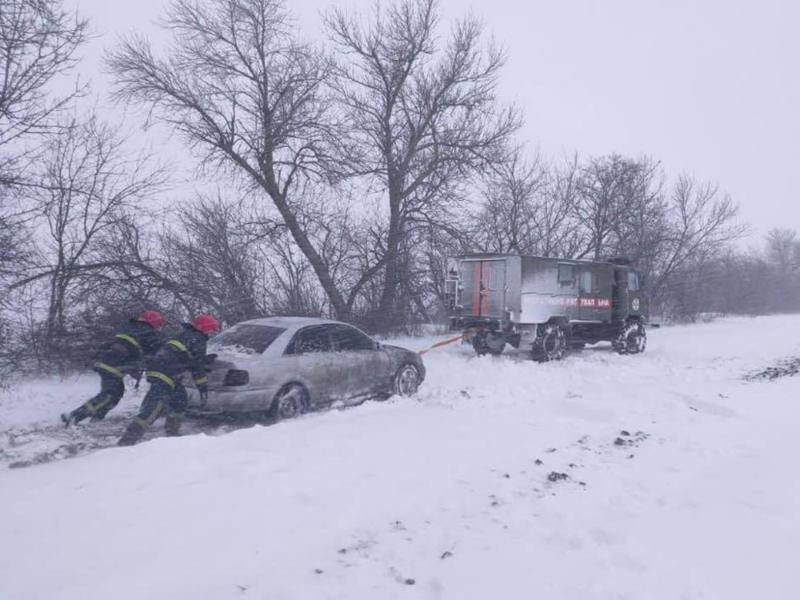 Рятувальники Миколаївщини ліквідовують наслідки негоди за минулу добу