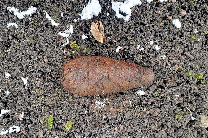 На Хмельниччині сапери ДСНС знищили 82 мм мінометну міну часів Другої світової війни