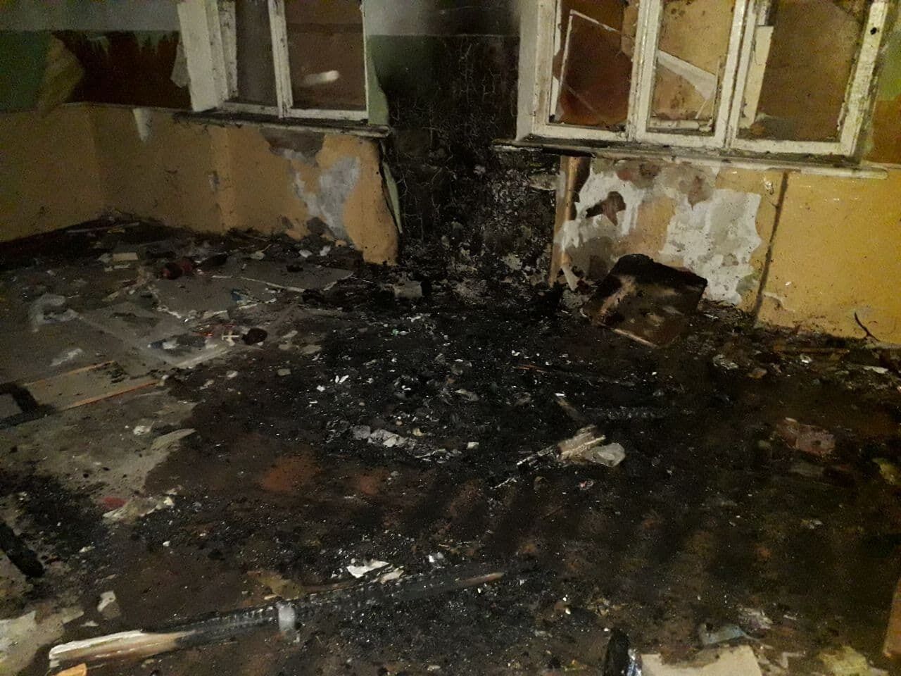 м. Суми: вогнеборці ліквідували загоряння не експлуатуємої двоповерхової споруди