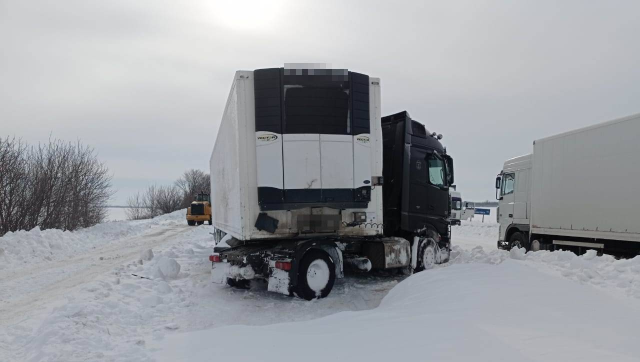 Відгуки про службу поліцейських Одещини від громадян, врятованих ними на засипаних снігом дорогах, надихають