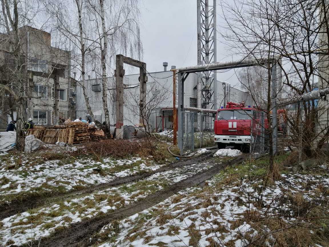 Київська область: ліквідовано загорання на території складського приміщення