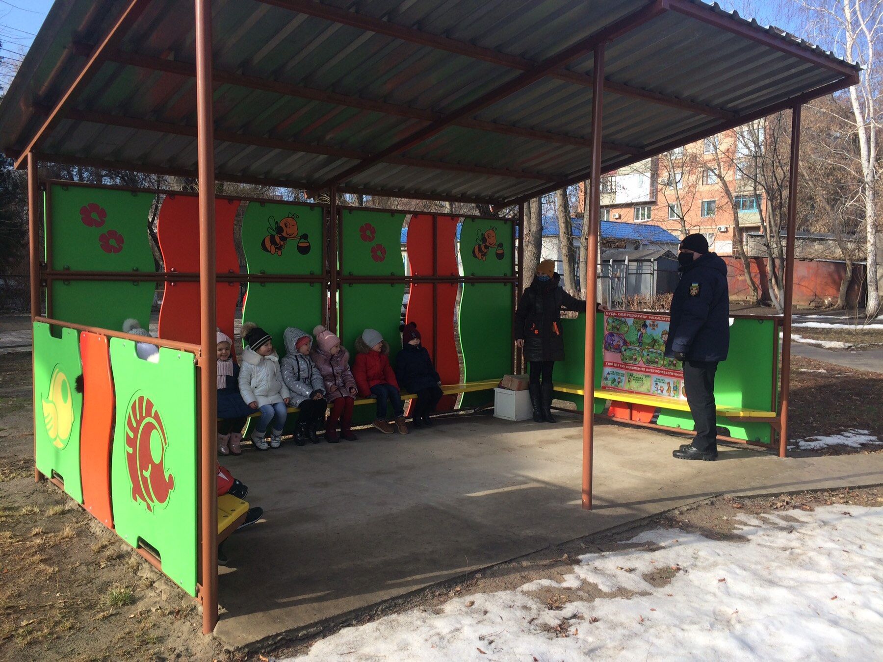 Донецька область: рятувальники поглиблюють знання малечі з питань безпеки життєдіяльності