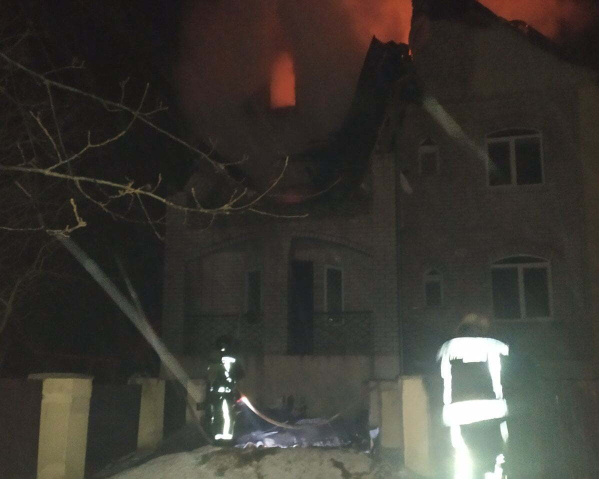 Київська область: ліквідовано загорання приватного двоповерхового будинку