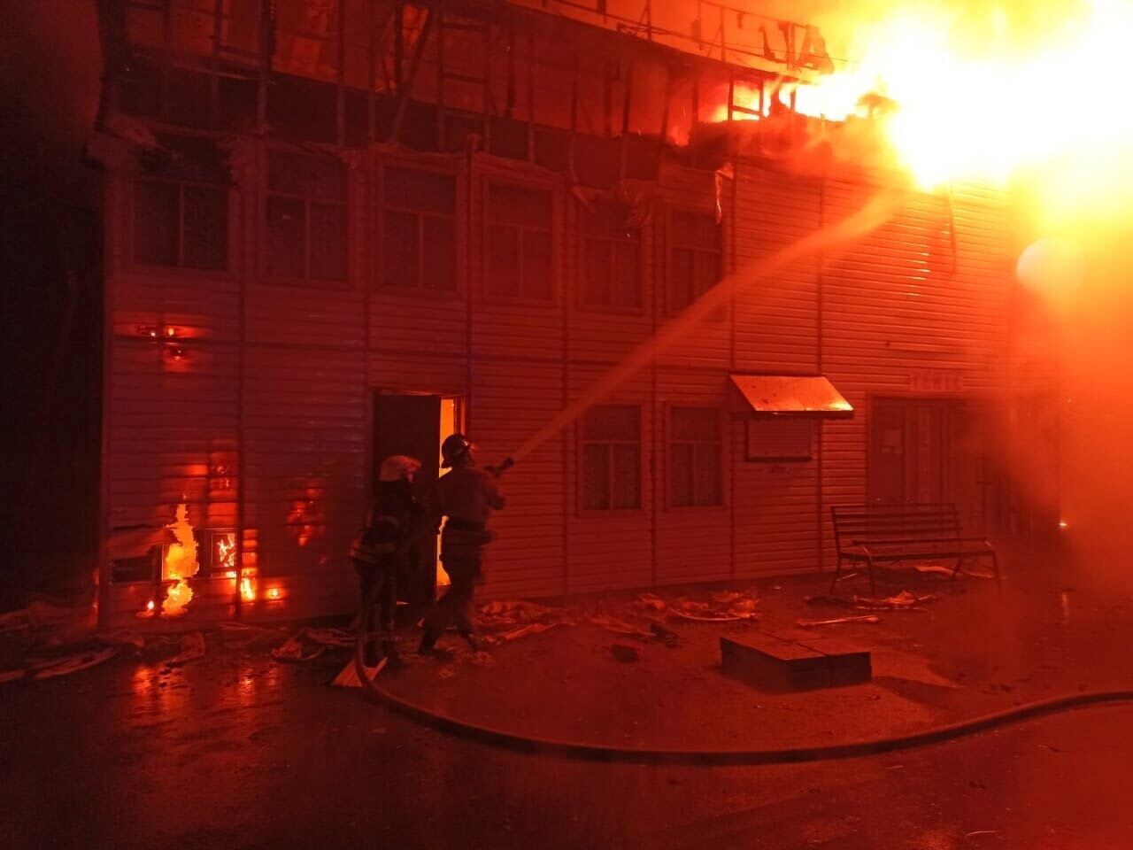 Дніпропетровська область: ліквідовано пожежу у споруді міні-кінотеатру