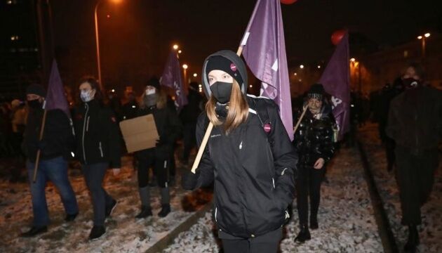 У Польщі третій день поспіль тривали протести проти майже повної заборони абортів