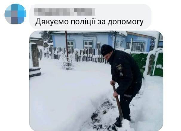 Відгуки про службу поліцейських Одещини від громадян, врятованих ними на засипаних снігом дорогах, надихають
