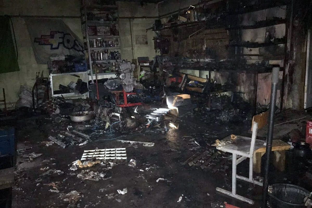 Дніпропетровська область: співробітники ДСНС ліквідували пожежу у гаражі