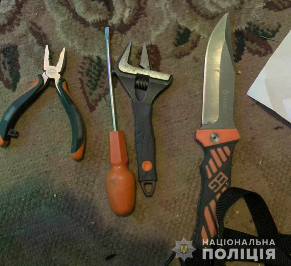 У Білгороді-Дністровському поліцейські викрили двох місцевих мешканців у квартирній крадіжці
