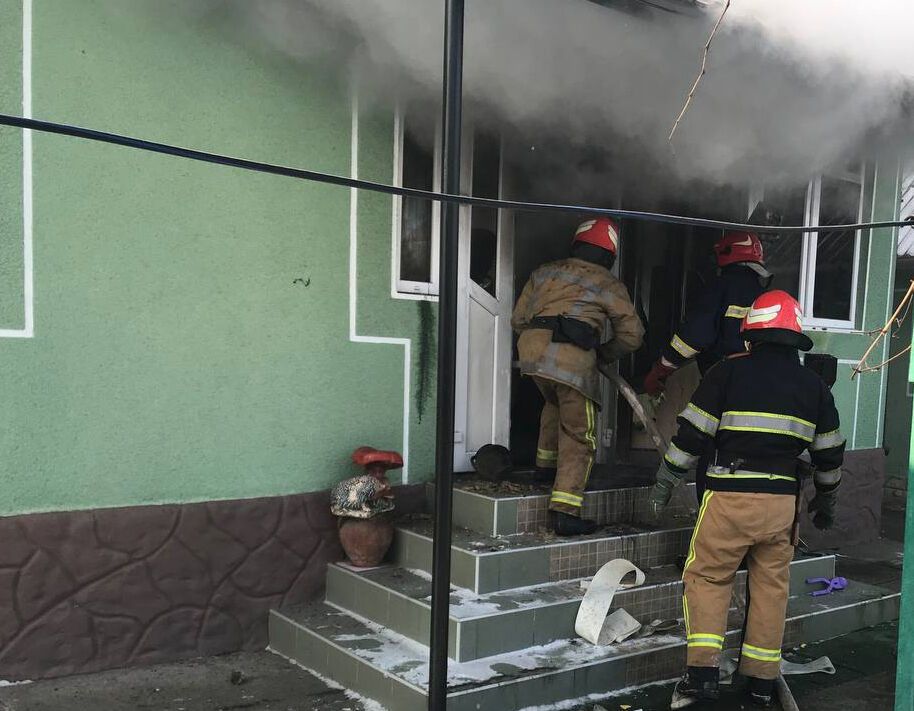 Чернівецька область: під час пожежі травмувалась дитина