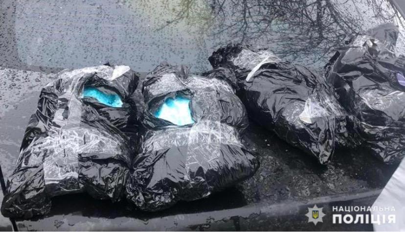 Поліцейські Київщини перекрили міжрегіональний канал збуту психотропних речовин та вилучили товару на 2 мільйони гривень