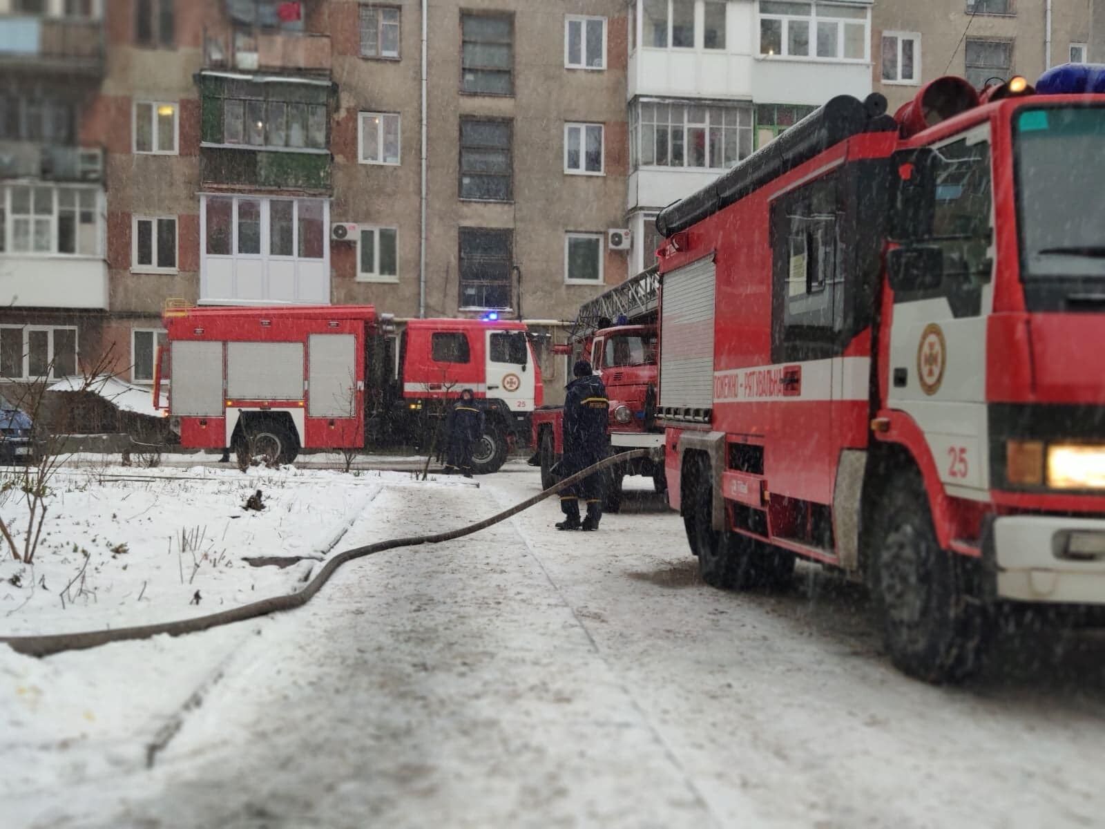 Луцьк: рятувальники ліквідували пожежу в багатоповерхівці