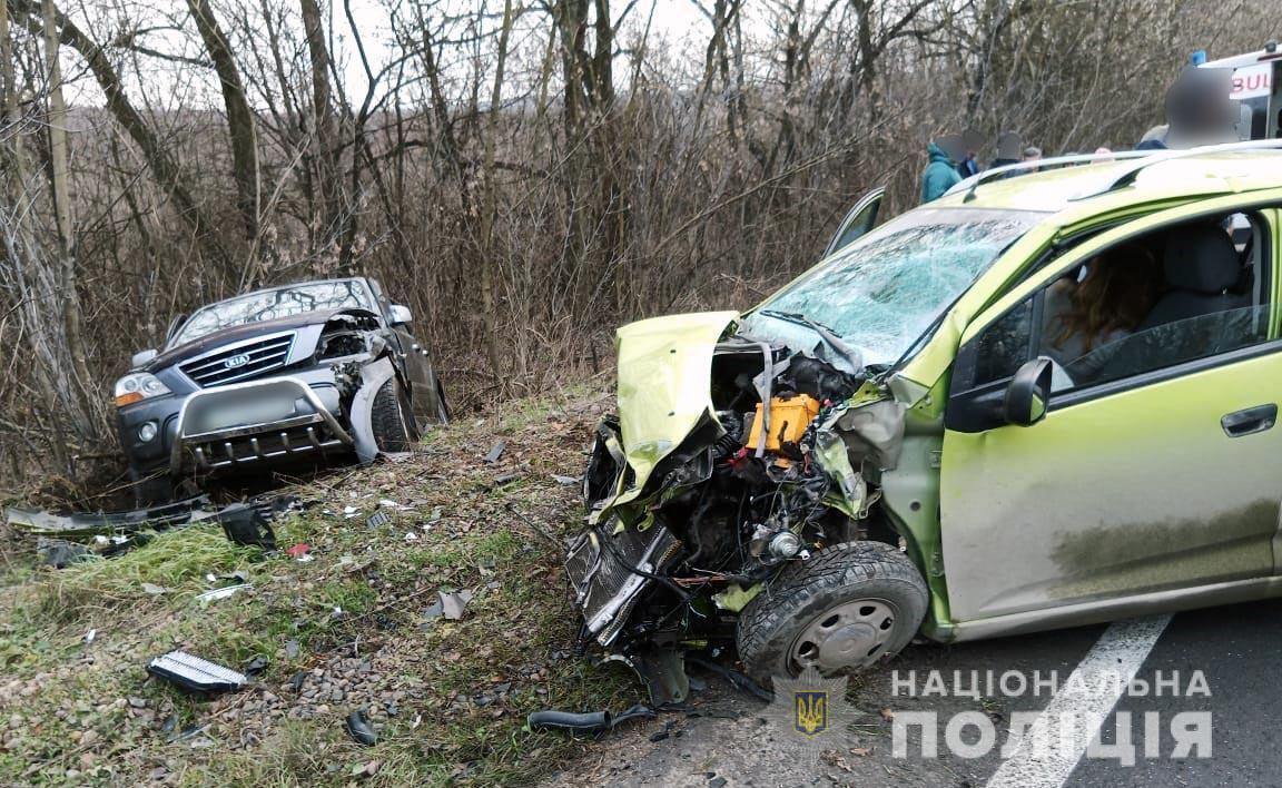 На Буковині  поліцейські задокументували ДТП з чотирма потерпілими, серед них – троє дітей