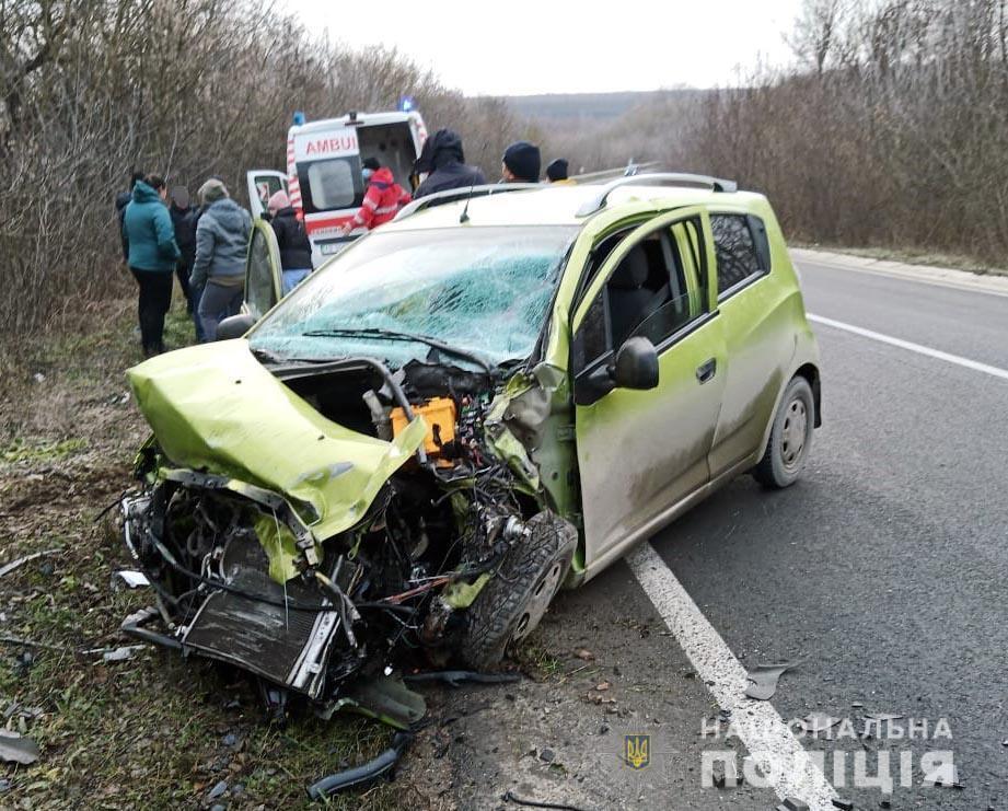 На Буковині  поліцейські задокументували ДТП з чотирма потерпілими, серед них – троє дітей