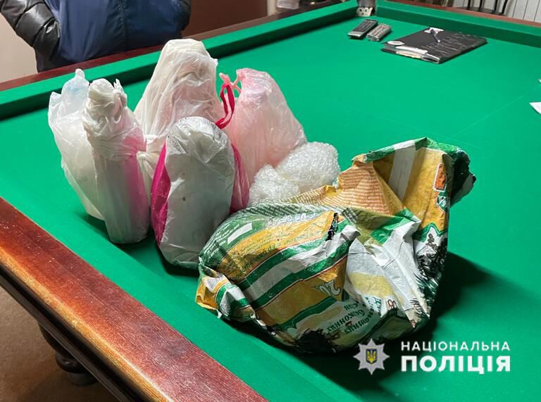 Спецоперація поліцейських у Рівному:  затримано наркодилерів та підозрюваного у вбивстві чоловіка