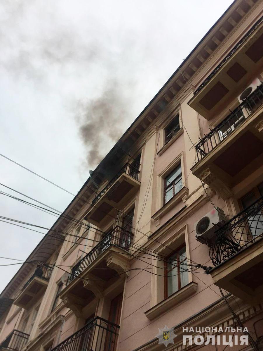 За фактом пожежі в середмісті Чернівців поліція розпочала кримінальне провадження