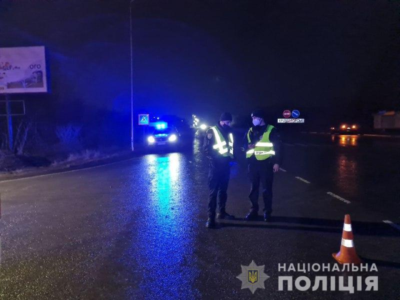 Поліцейські Донеччини встановлюють обставини ДТП, в якій загинув пішохід