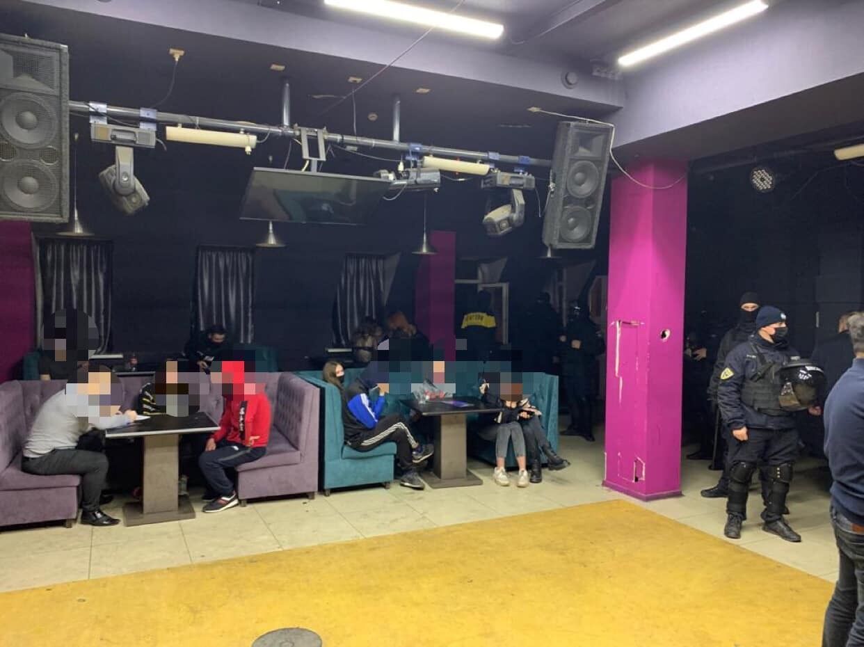 Організував роботу нічного клубу на Московському проспекті під час карантину — судитимуть чоловіка (ФОТО)