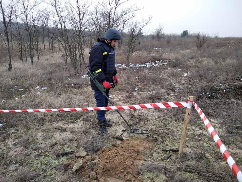 Херсонські піротехніки знищили вісім вибухонебезпечних предметів часів минулих війн